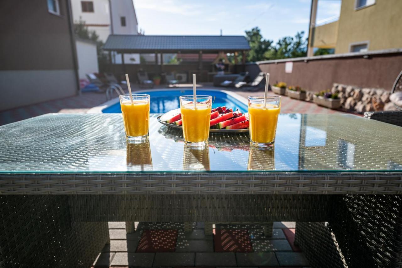 Apartment Lucija *