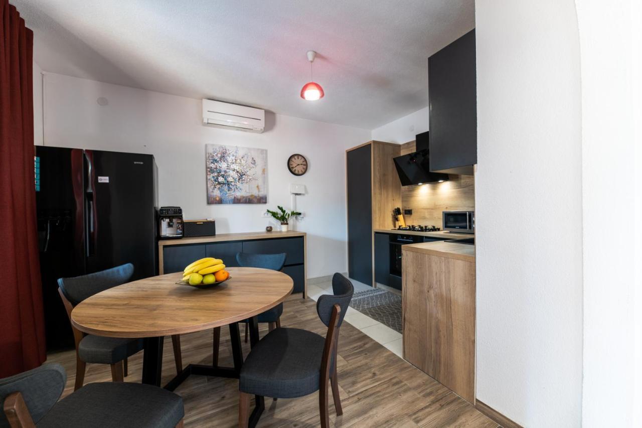 Apartment Lucija *
