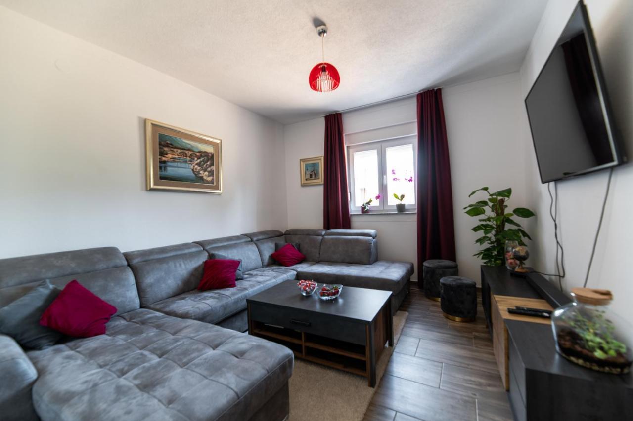 Apartment Lucija *